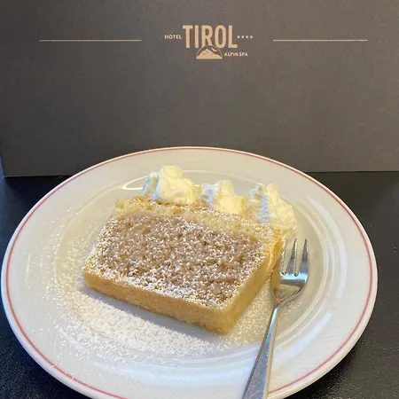 ホテル Tirol